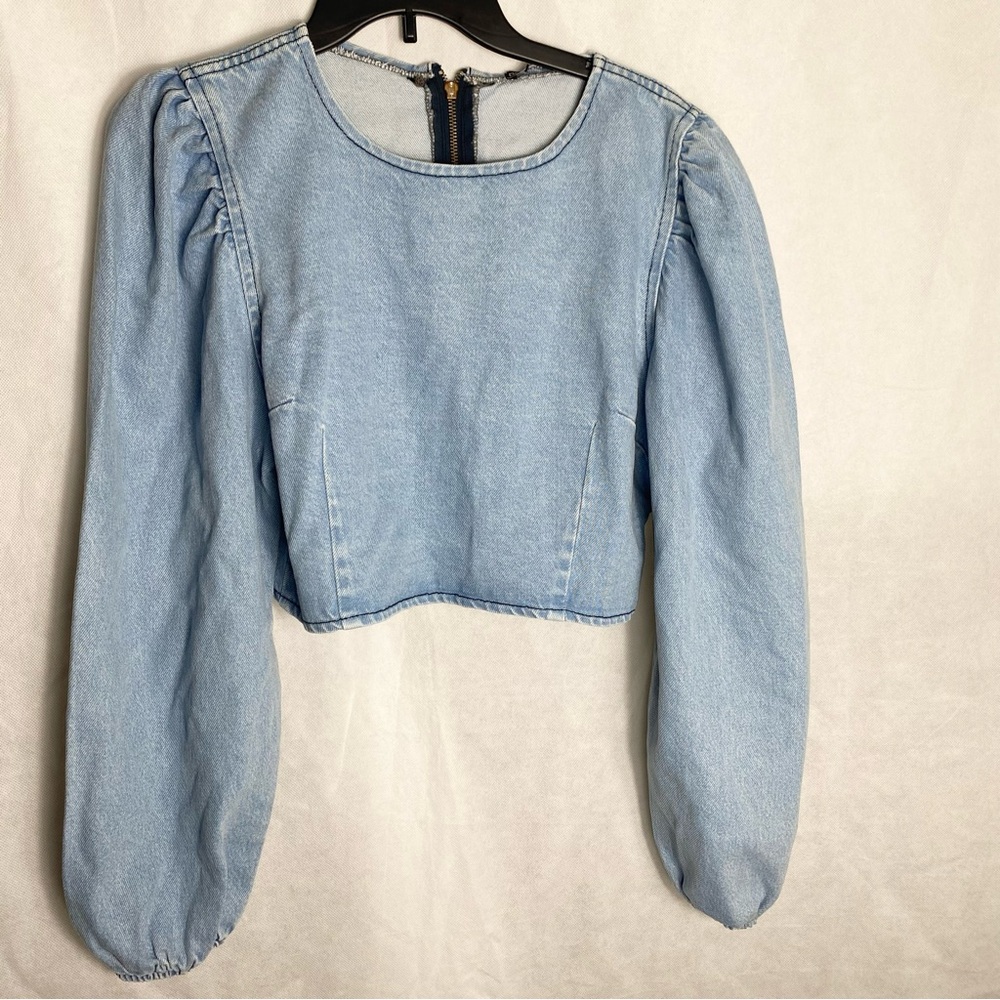 Boohoo Blue Denim Puff Long Sleeve Crop Top
Size 10